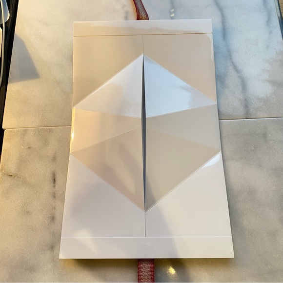 Chanel Xmas 2022 White Envelope Fold Up Gift Box Packaging, NEW - Picture 9 of 10